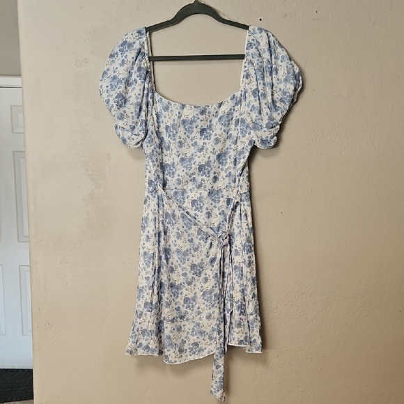 Trixxi Dresses & Skirts - Trixxi Blue and White Floral Mini Dress